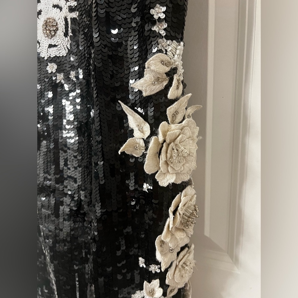 Alice+Olivia FRANCIE Asymmetric Floral Appliques Sequin Embellished Fitted Dress - Picture 7 of 17